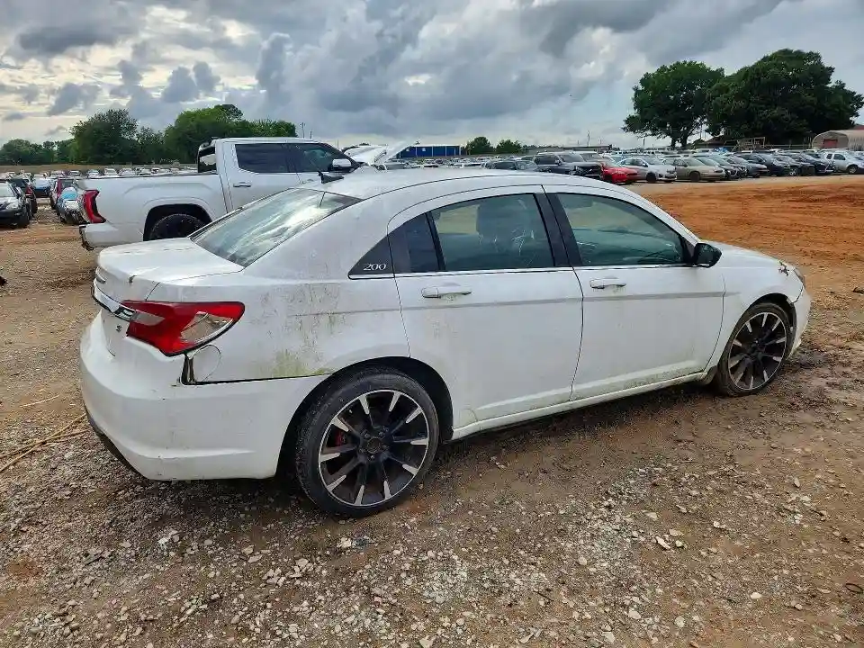 1C3CCBBG7CN305274 2012 CHRYSLER 200-2