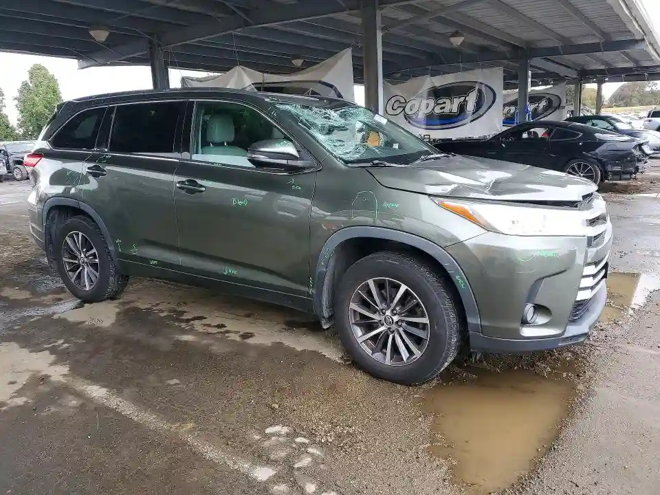 5TDJZRFH8JS822765 2018 TOYOTA HIGHLANDER-3