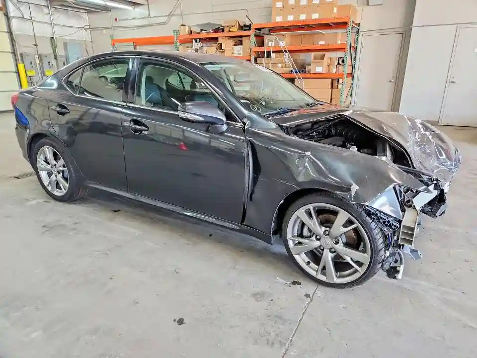 JTHBF5C22A5125666 2010 LEXUS IS-3