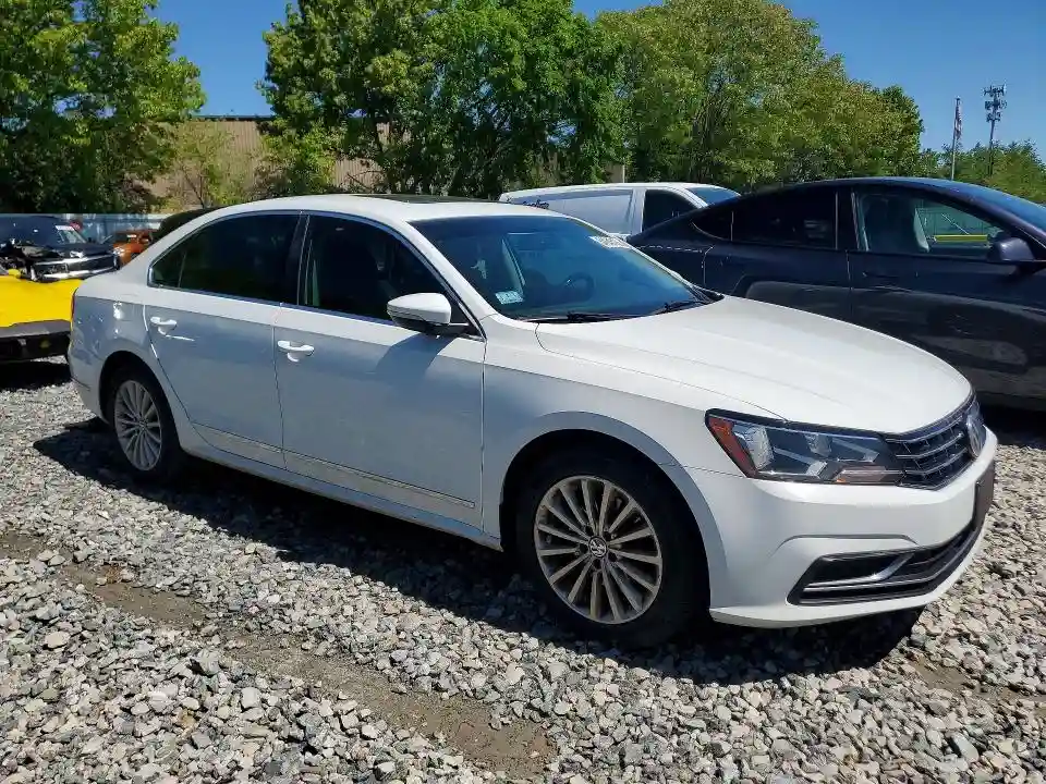 1VWBT7A3XGC012471 2016 VOLKSWAGEN PASSAT-3