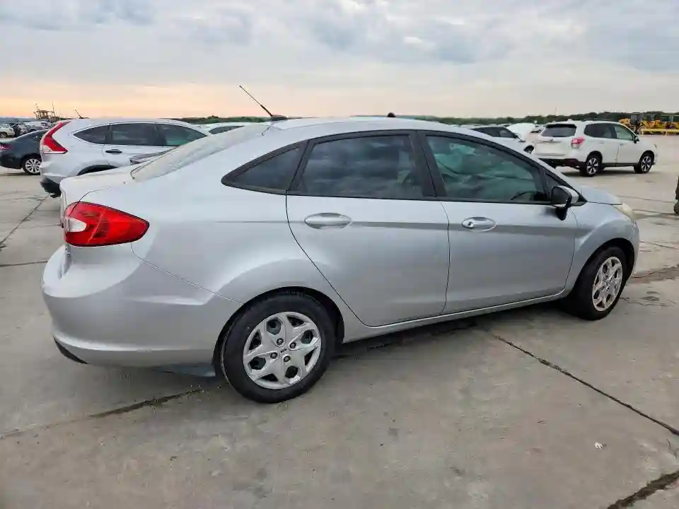 3FADP4AJ1CM126175 2012 FORD FIESTA-2