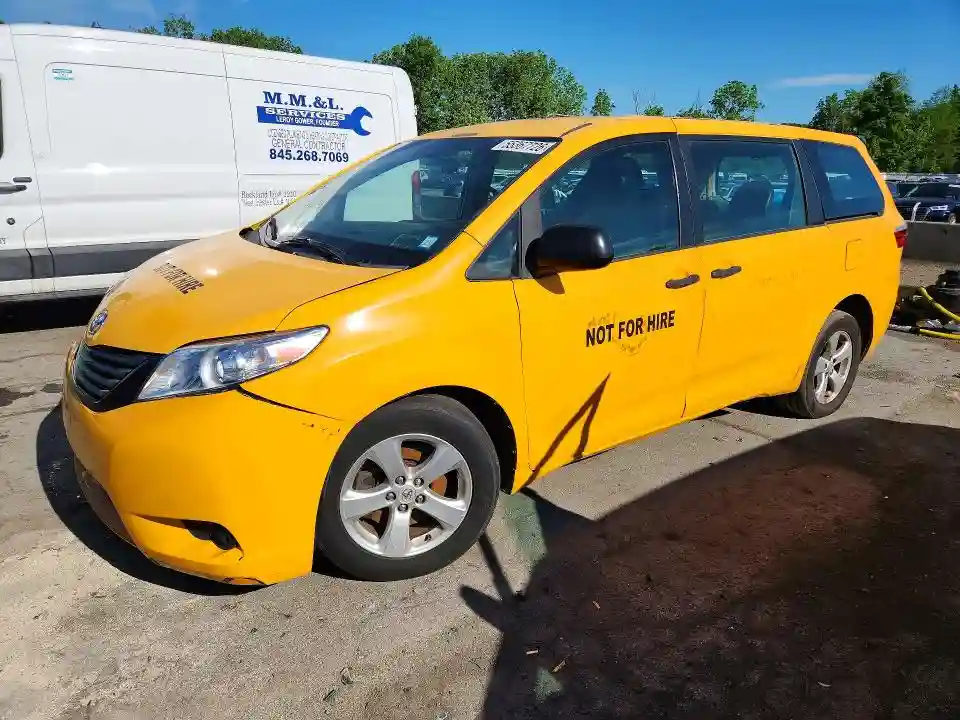 5TDZK3DC9GS699501 2017 TOYOTA SIENNA-0