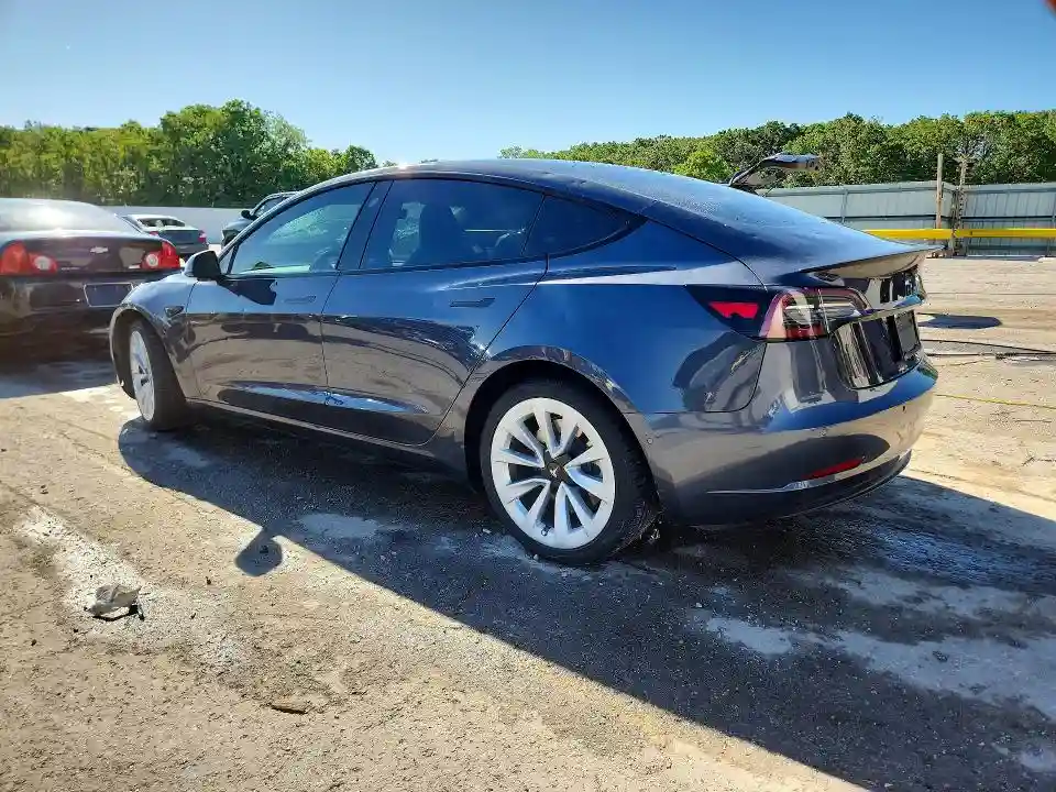 5YJ3E1EB2NF192643 2022 TESLA MODEL 3-1
