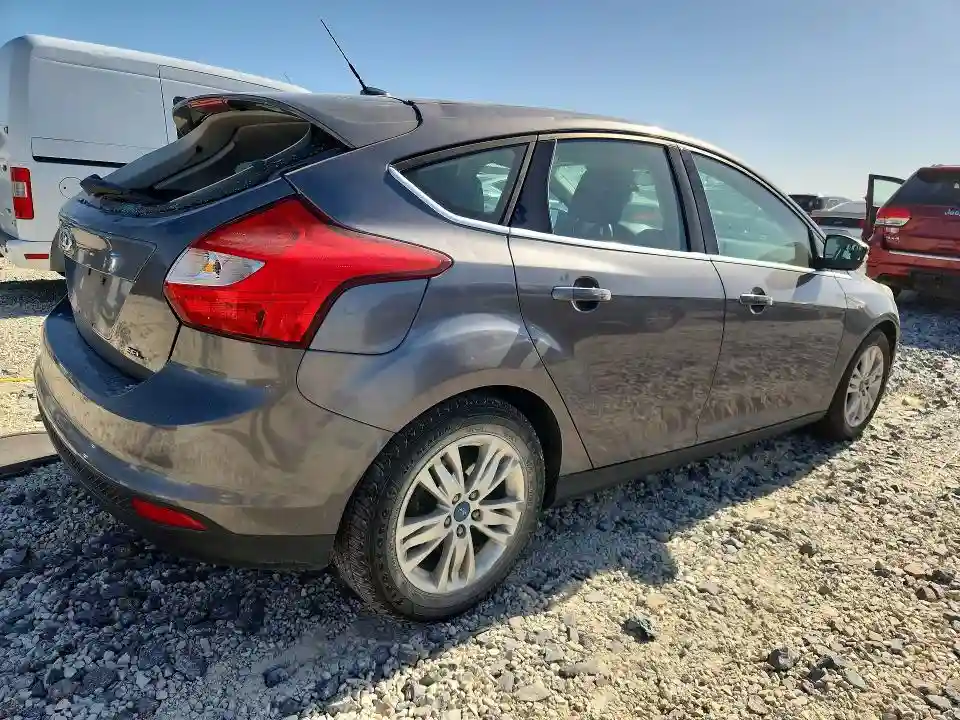 1FAHP3M26CL137691 2012 FORD FOCUS-2