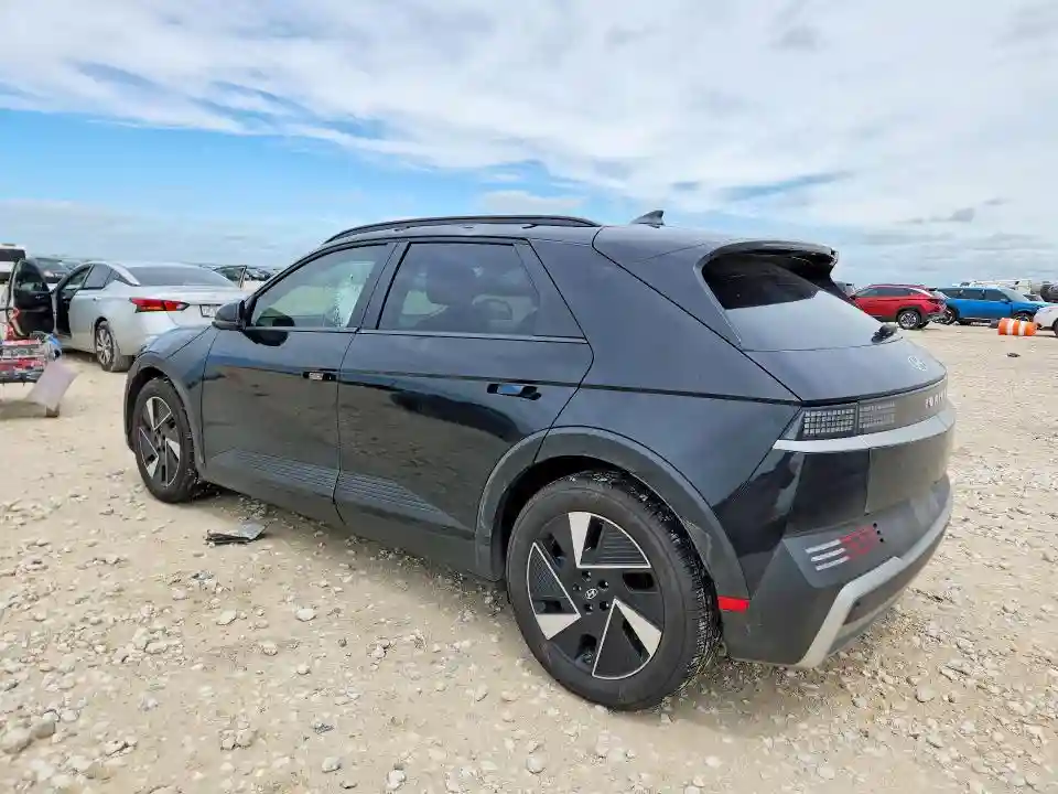 7YAKN4DA3SY038436 2025 HYUNDAI IONIQ-1