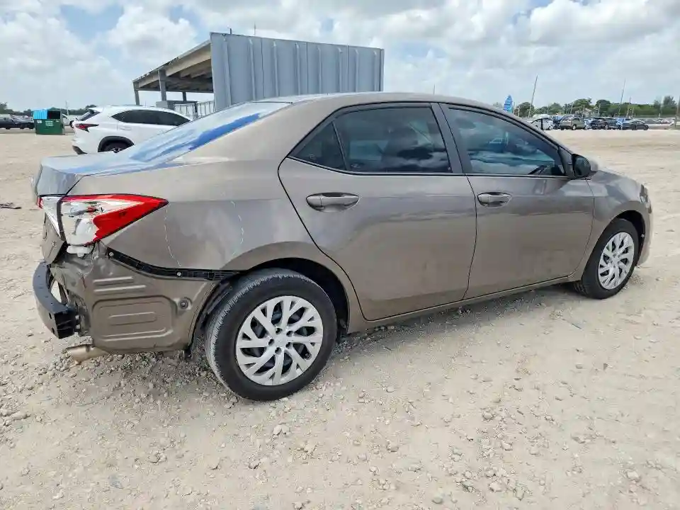5YFBURHE7JP778384 2018 TOYOTA COROLLA-2
