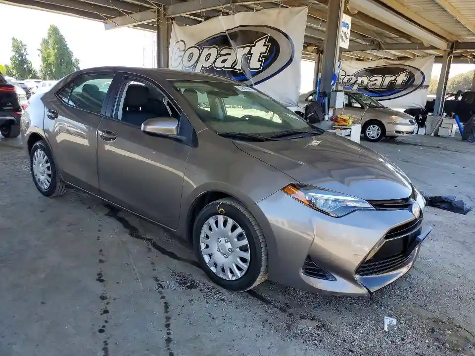 2T1BURHE0JC044055 2018 TOYOTA COROLLA-3