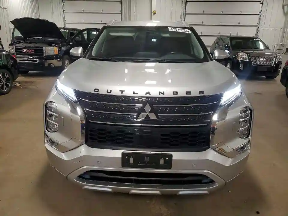 JA4T5VA90PZ053628 2023 MITSUBISHI OUTLANDER-4