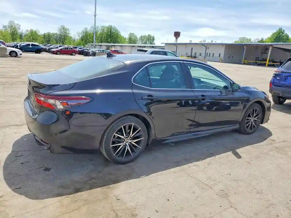 4T1T11AKXNU636582 2022 TOYOTA CAMRY-2