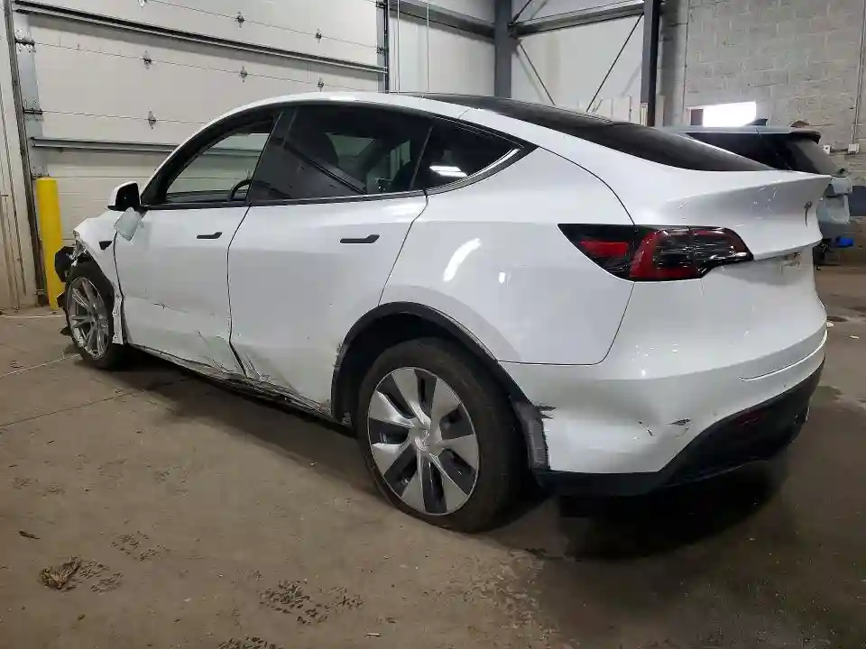 7SAYGDEE2NF323777 2022 TESLA MODEL Y-1