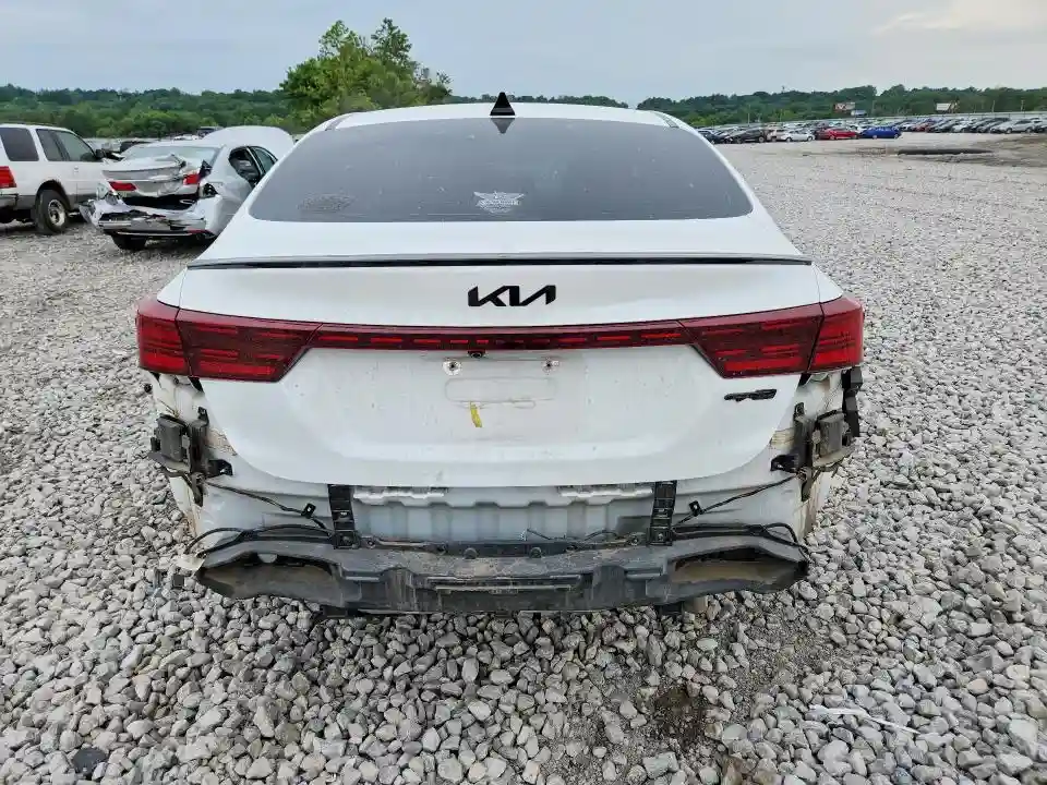 3KPF54AD0NE510481 2022 KIA FORTE-5
