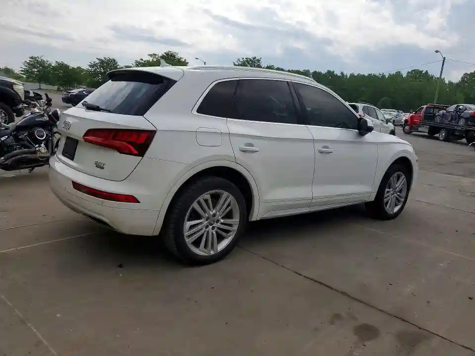 WA1BNAFY5J2001450 2018 AUDI Q5-2