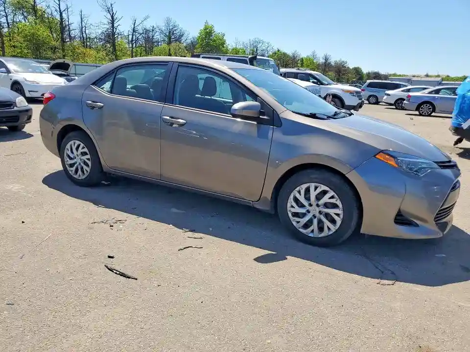 2T1BURHEXJC122275 2018 TOYOTA COROLLA-3