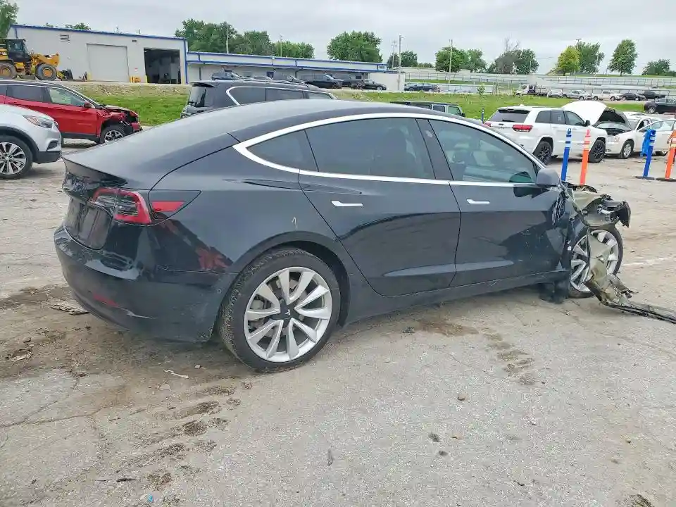 5YJ3E1EA4JF053597 2018 TESLA MODEL 3-2