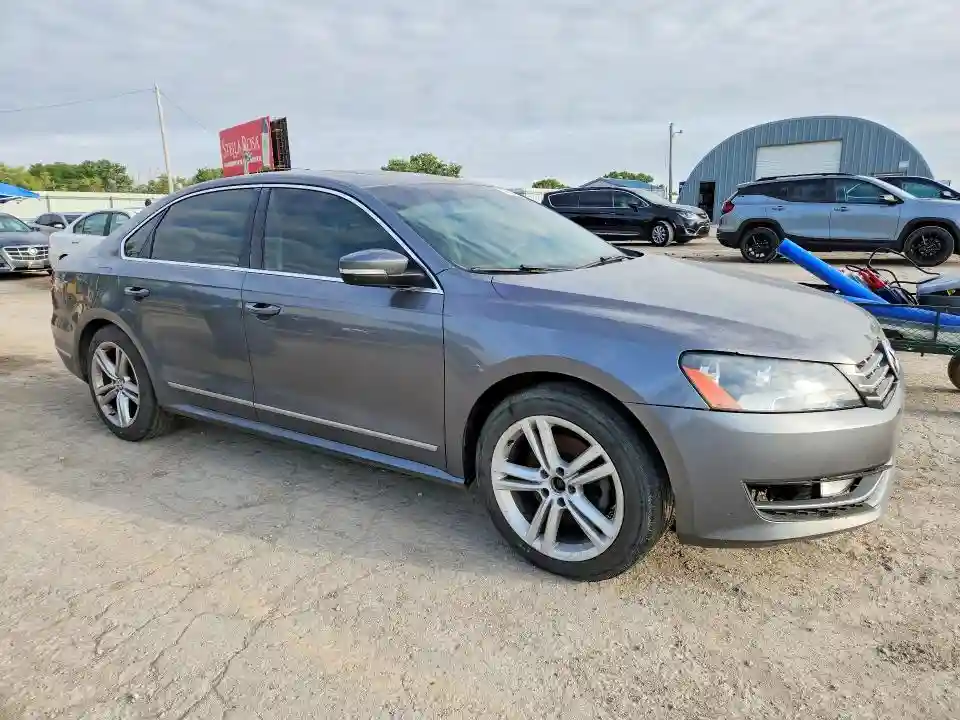 1VWCN7A33DC108131 2013 VOLKSWAGEN PASSAT-3