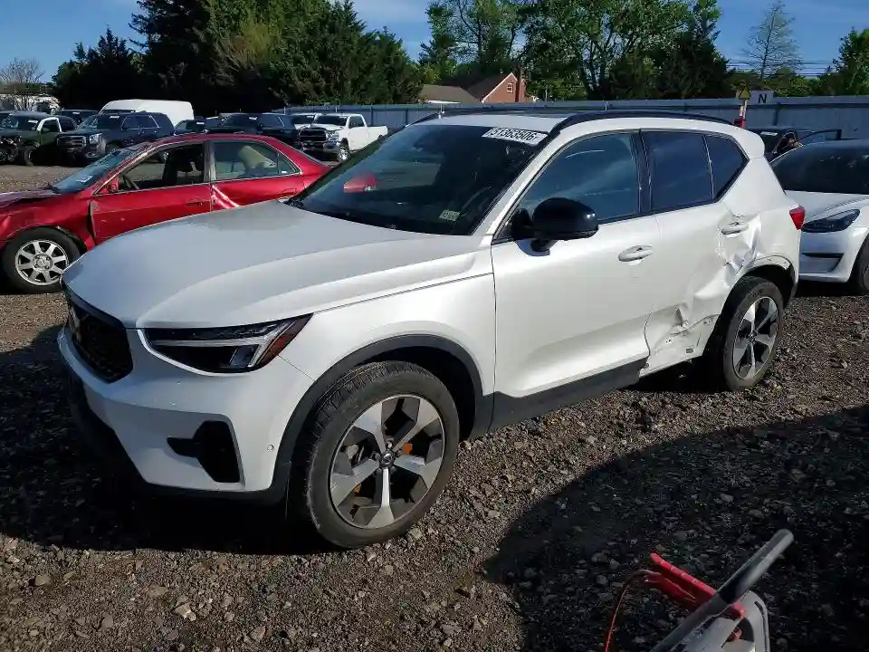 YV4L12UL8R2201427 2024 VOLVO XC40-0