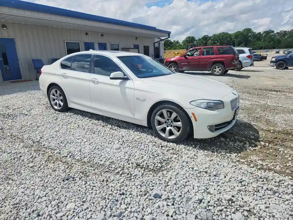 WBAFR9C57DDX80599 2013 BMW 5 SERIES-3