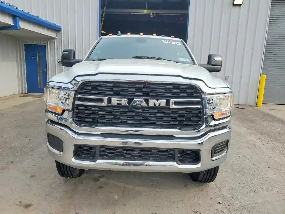 3C6UR5CJ9RG102826 2024 RAM 2500-4