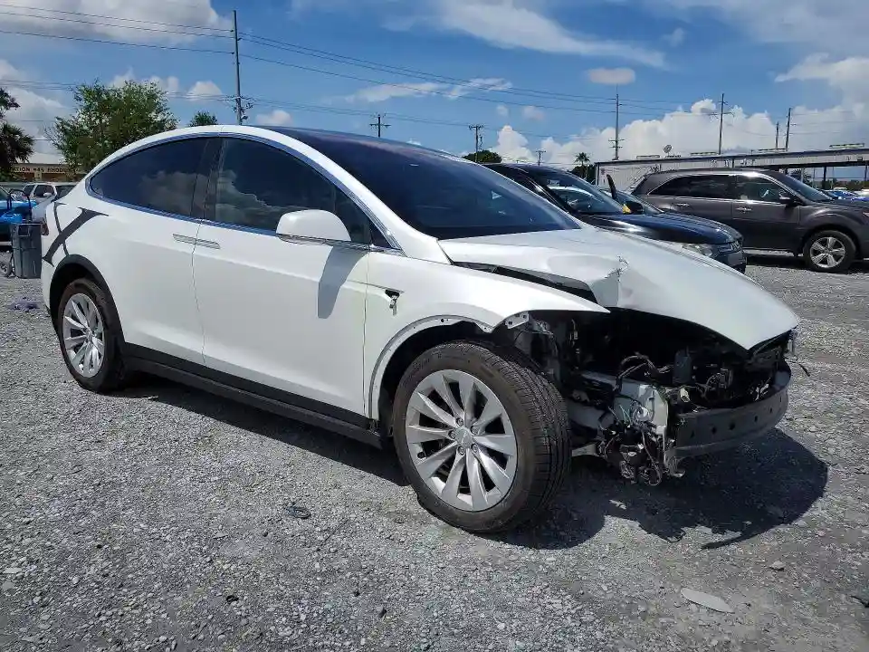 5YJXCDE20KF207502 2019 TESLA MODEL X-3
