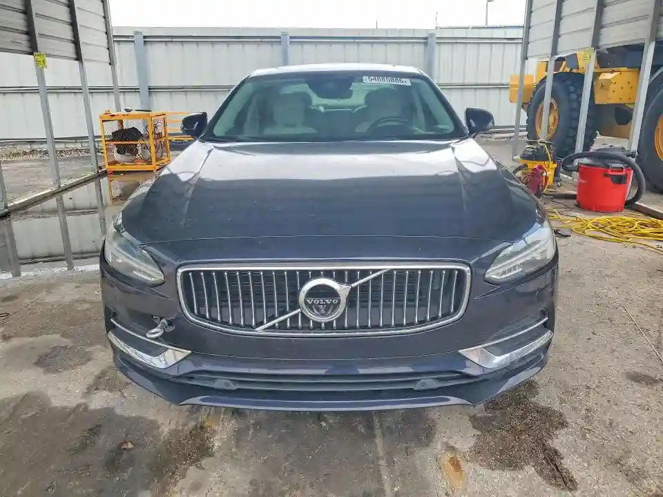 YV1A22ML8H1004957 2017 VOLVO S90-4