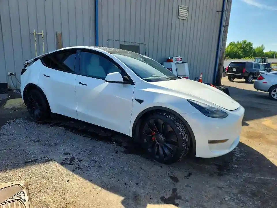 7SAYGDEF5NF554472 2022 TESLA MODEL Y-3