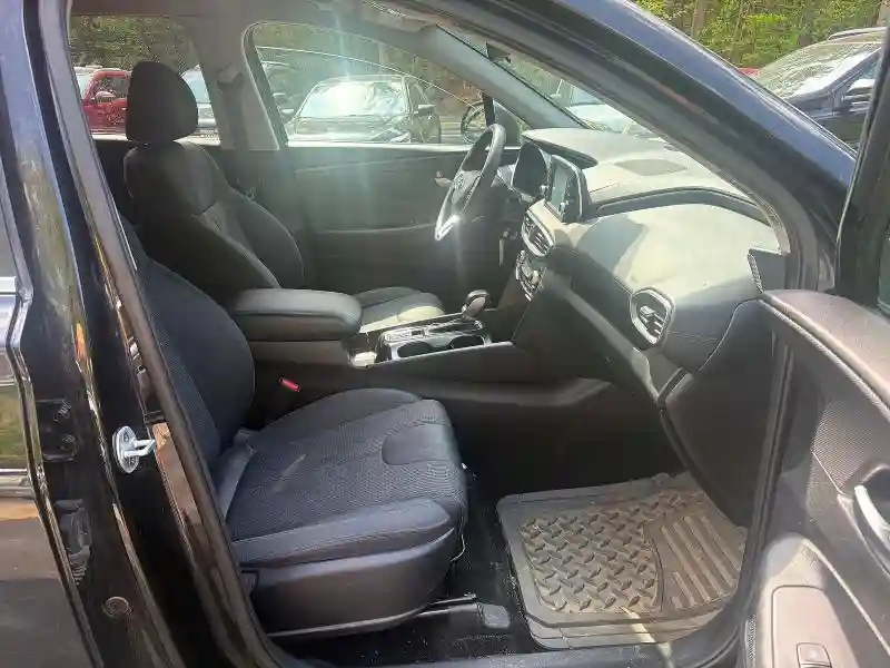 5NMS2CAD6KH085144 2019 HYUNDAI SANTA FE-4