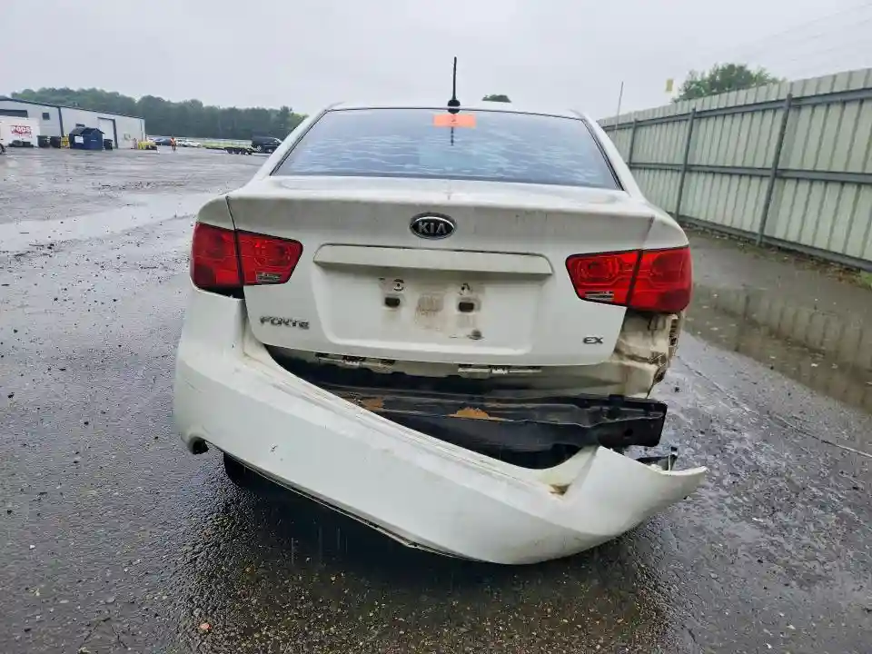 KNAFU4A20A5055653 2010 KIA FORTE-5