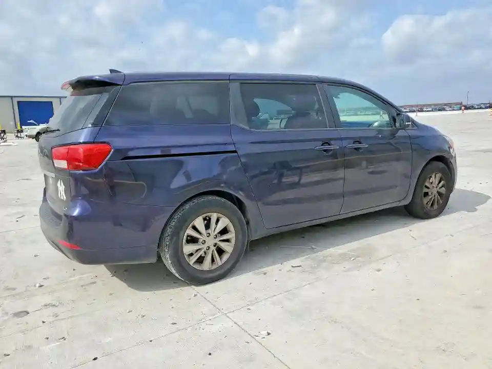 KNDMB5C13J6373559 2018 KIA SEDONA-2