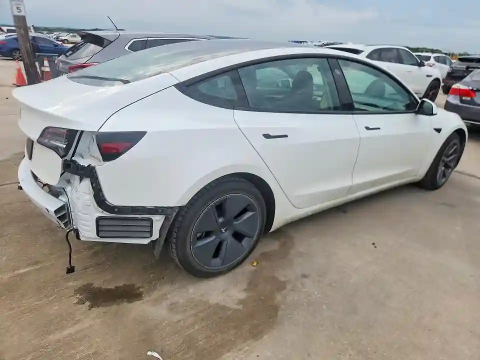 5YJ3E1EA2PF454137 2023 TESLA MODEL 3-2