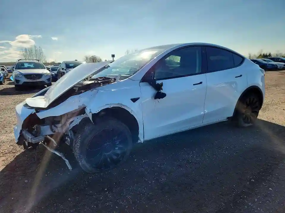 7SAYGDEE2PF584376 2023 TESLA MODEL Y-0