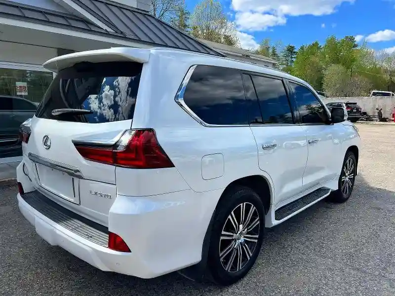 JTJHY7AX3K4284913 2019 LEXUS LX570-3