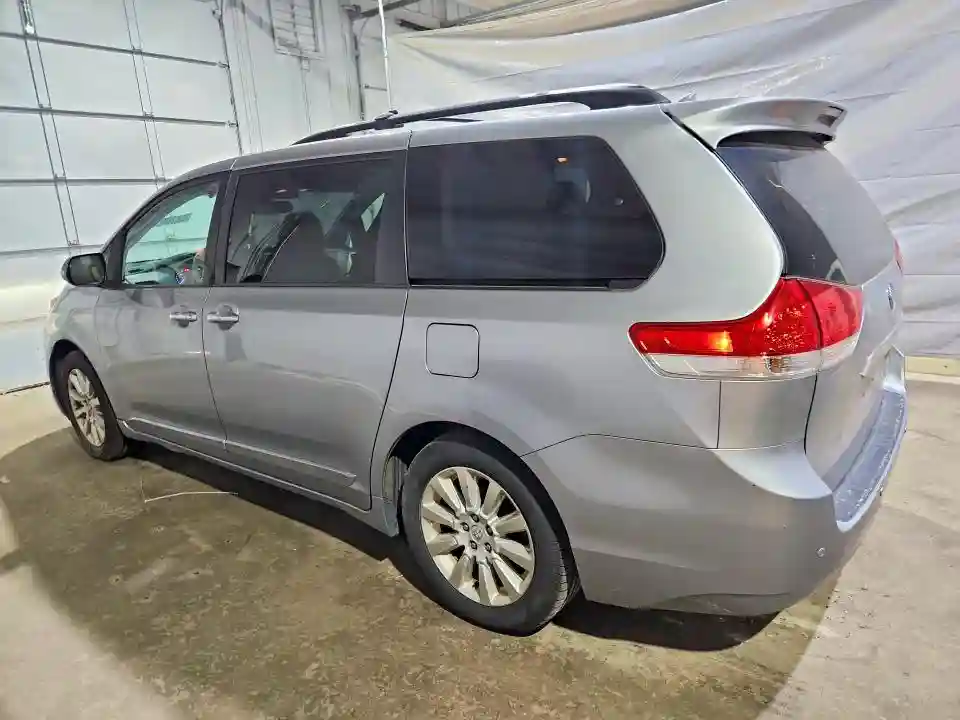 5TDDK3DC2DS064934 2013 TOYOTA SIENNA-1