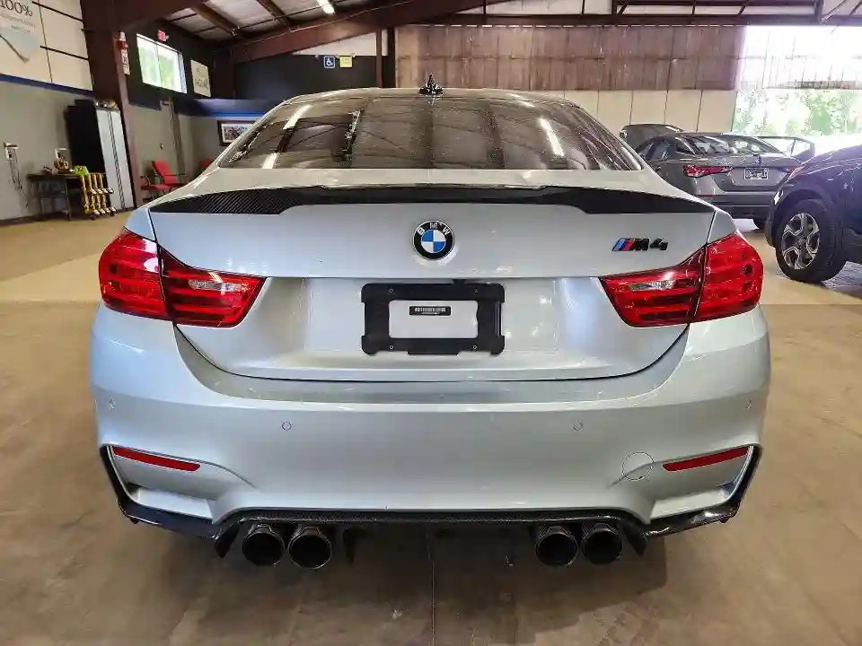 WBS3R9C58HK709122 2017 BMW M4-5