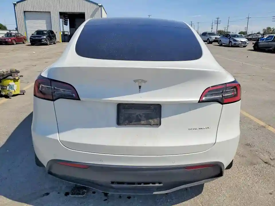 7SAYGDEE9NF504553 2022 TESLA MODEL Y-5