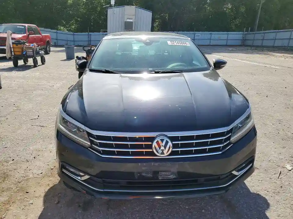 1VWCT7A37HC085500 2017 VOLKSWAGEN PASSAT-4
