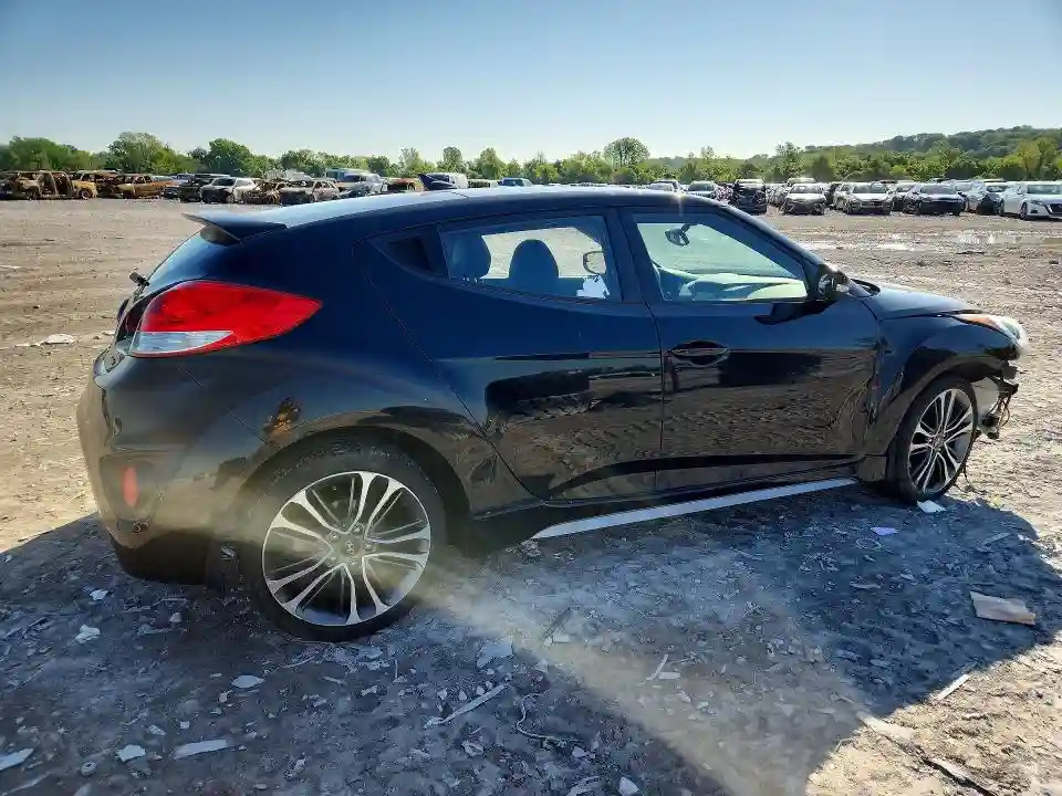 KMHTC6AE3GU278584 2016 HYUNDAI VELOSTER-2