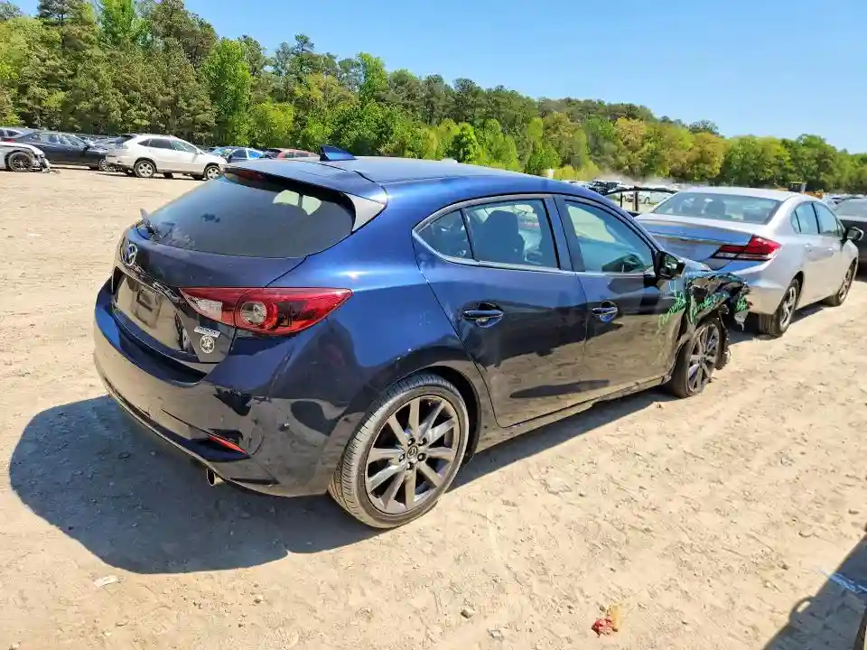 3MZBN1M39JM257304 2018 MAZDA 3-2