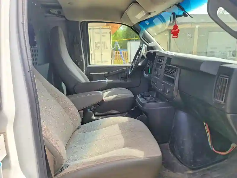 1GTW7AFF6H1280794 2017 GMC SAVANA-4