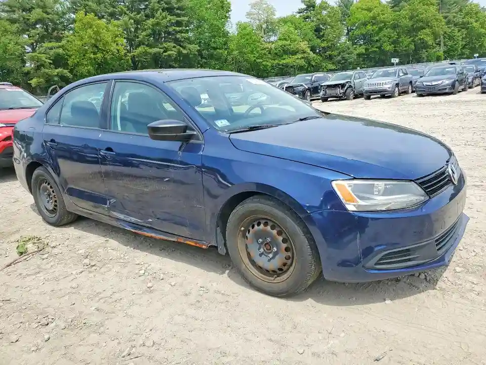3VW1K7AJ6BM388668 2011 VOLKSWAGEN JETTA-3