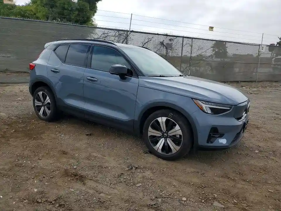 YV4ED3UL8P2076156 2023 VOLVO XC40-3