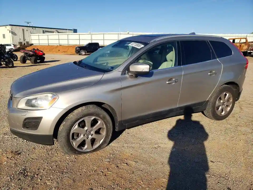 YV4952DZ0D2415789 2013 VOLVO XC60-0