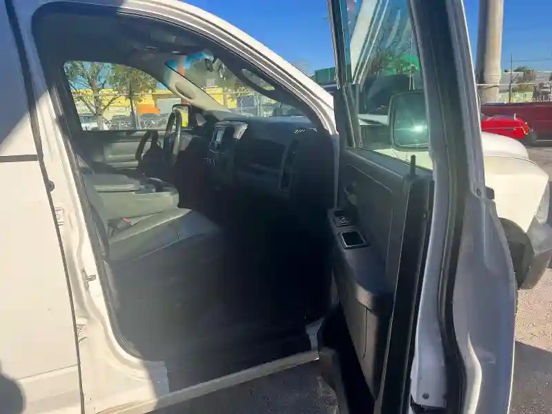 1C6RR7FGXHS639892 2017 RAM 1500-4
