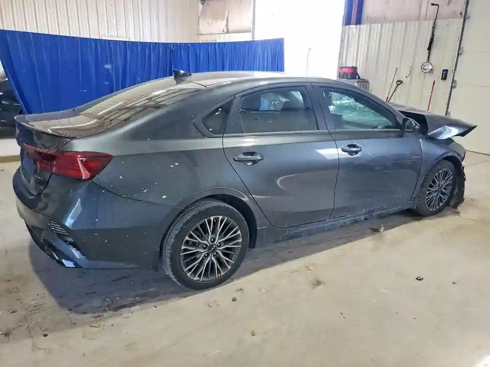 3KPF54AD8RE780113 2024 KIA FORTE-2