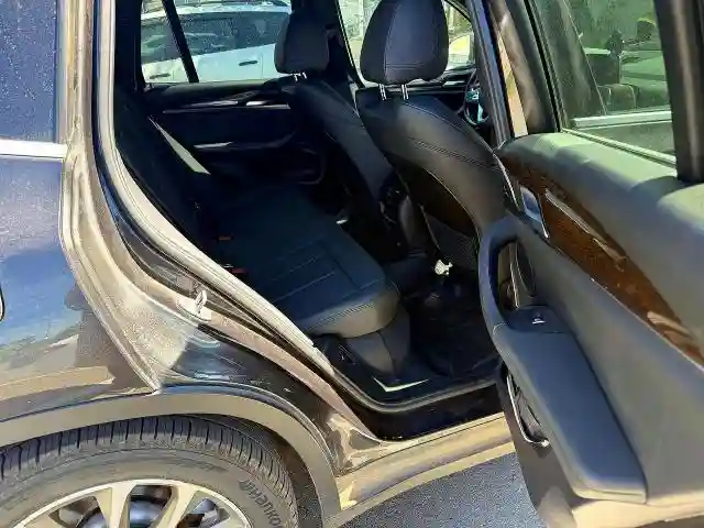 5UXTR9C5XKLD92731 2019 BMW X3-5