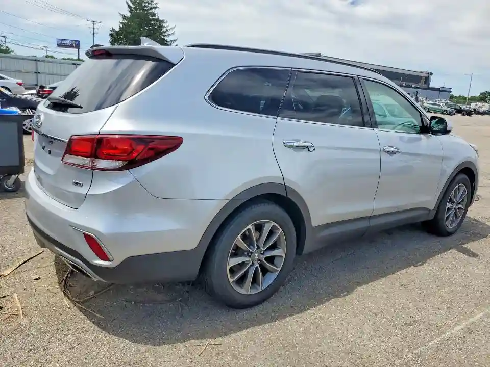 KM8SMDHF3HU170642 2017 HYUNDAI SANTA FE-2