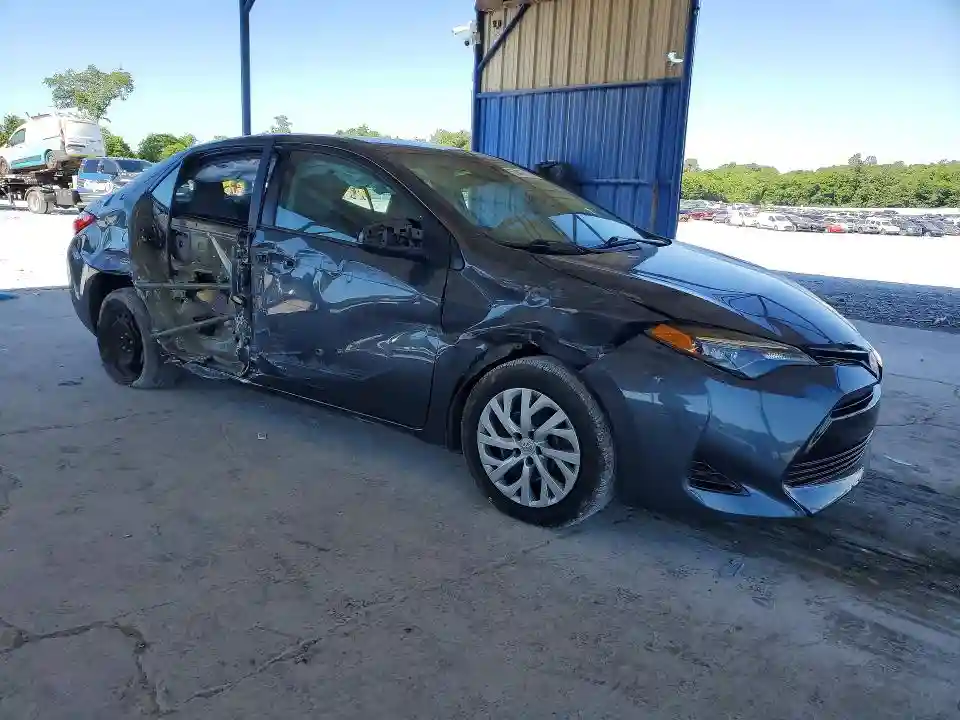 5YFBURHE2JP851886 2018 TOYOTA COROLLA-3