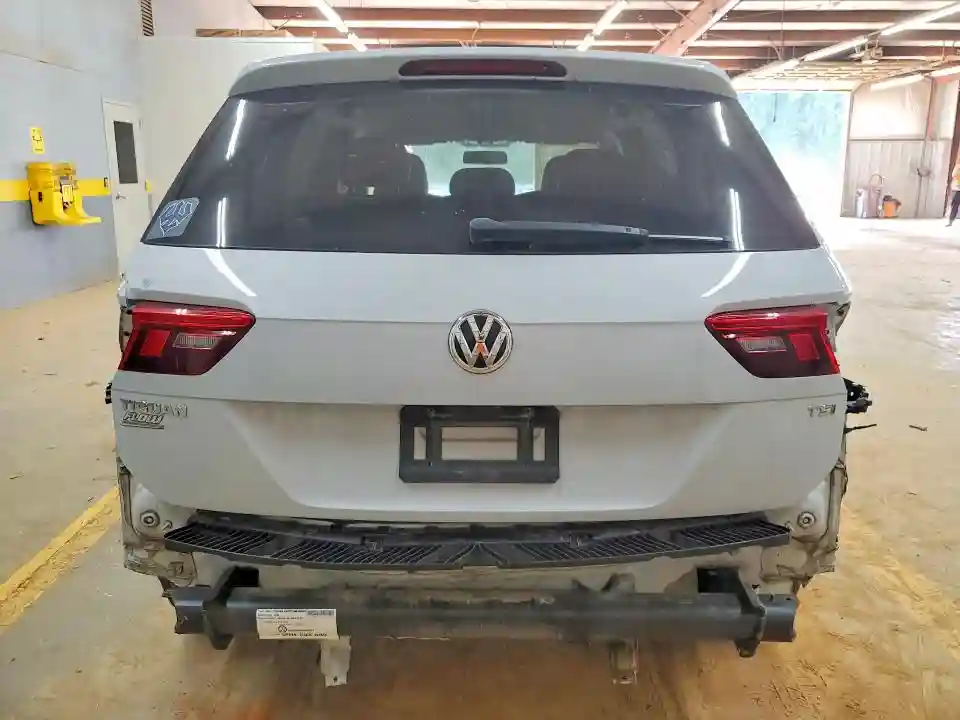 3VV1B7AX9JM035140 2018 VOLKSWAGEN TIGUAN-5