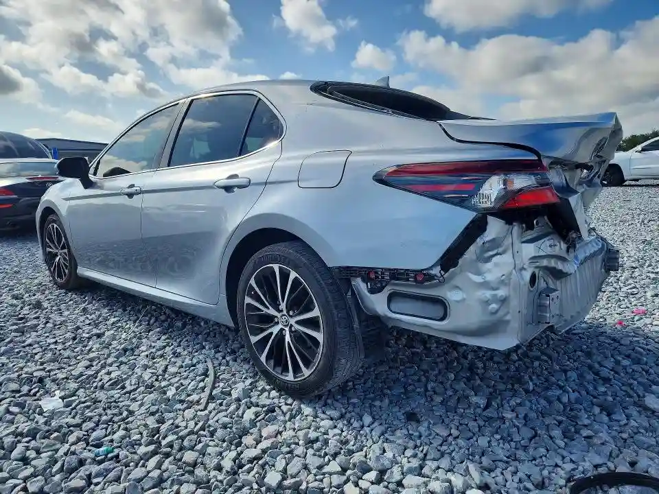 4T1C11AK5NU648008 2022 TOYOTA CAMRY-1