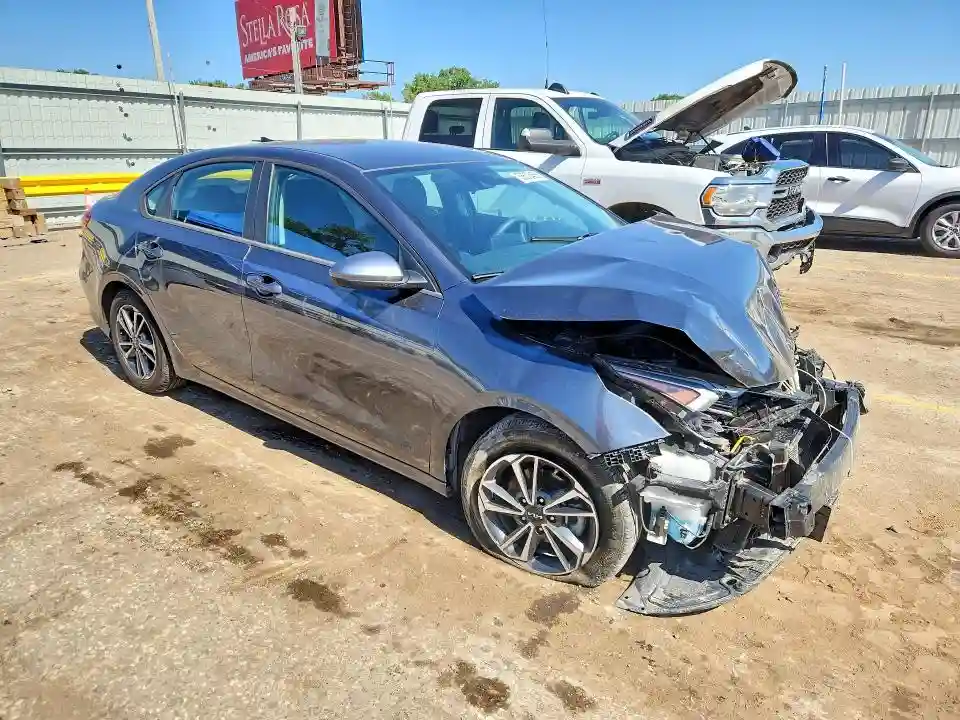 3KPF24AD0RE740326 2024 KIA FORTE LXS-3