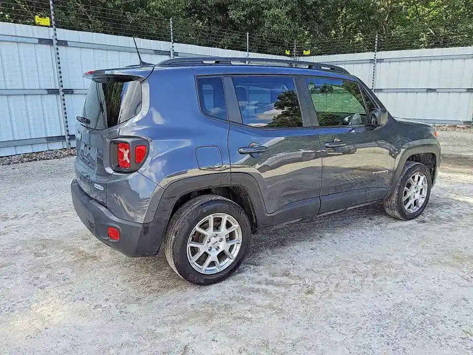 ZACNJDB14NPN62983 2022 JEEP RENEGADE-2